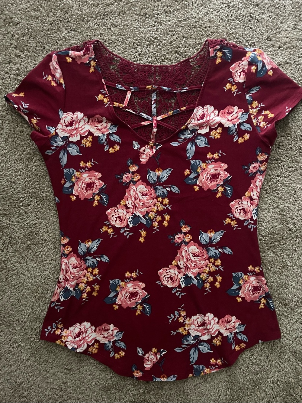 Burgundy Floral Crisscross Lace Back Top - Size Medium / Like New - Picture 1 of 5